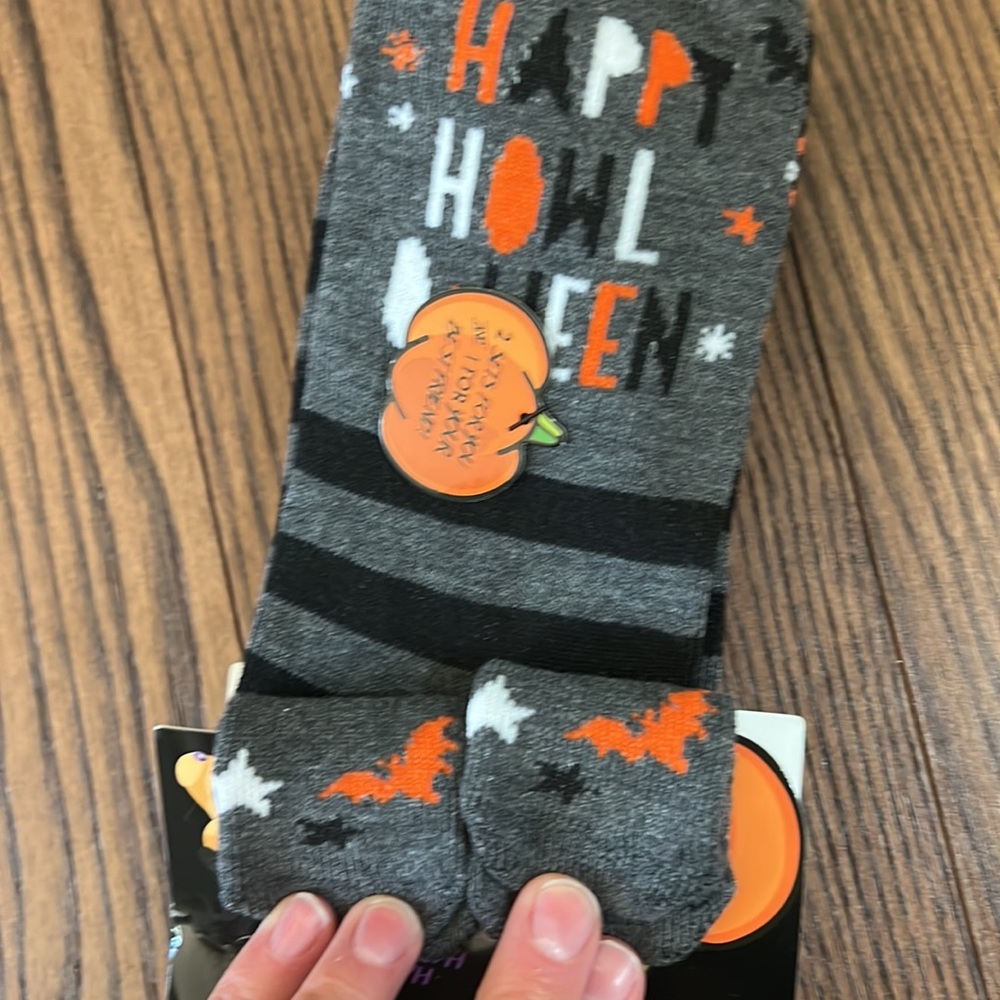 Women’s and Dog Matching Halloween Socks - Picture 6 of 6